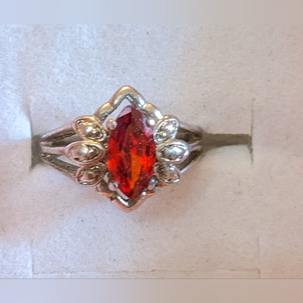 Elegant Silver and Red Gemstone Ring, T1B8F